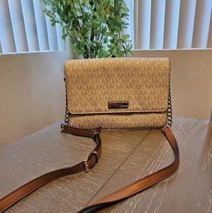 Crossbody bag